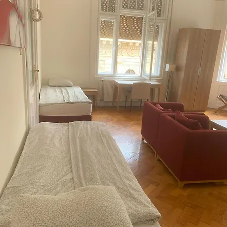 Petofi Apartman 아파트 *